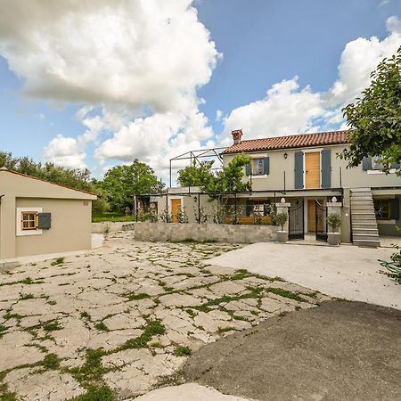 Medanni - Boutique House In Nature With Pool Izola Bagian luar foto