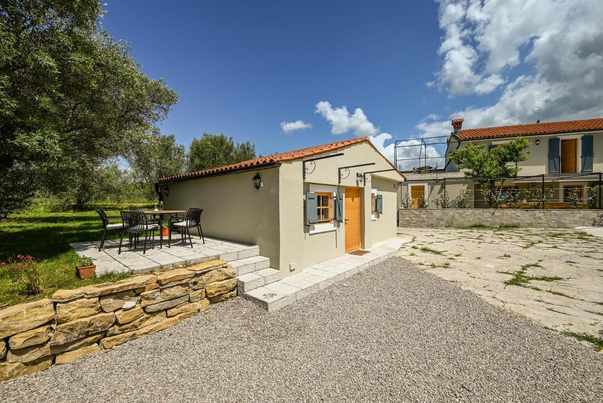 Medanni - Boutique House In Nature With Pool Izola Bagian luar foto